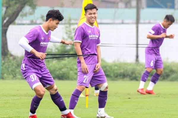 Trợ lý Lee Young-jin bị F0, HLV người Pháp tạm quán xuyến U.23 Việt Nam