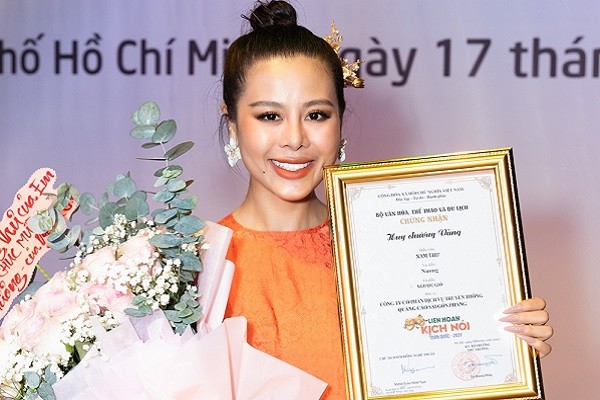 Nam Thư ‘thắng lớn’ tại Liên hoan sân khấu kịch toàn quốc 2021