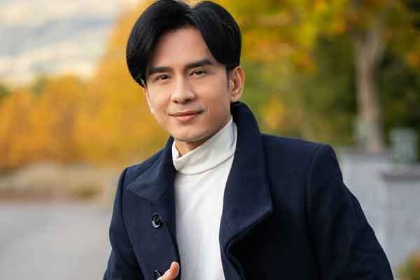 Hơn 220 sản phẩm của Đan Trường thu bé lại bằng một chiếc thẻ