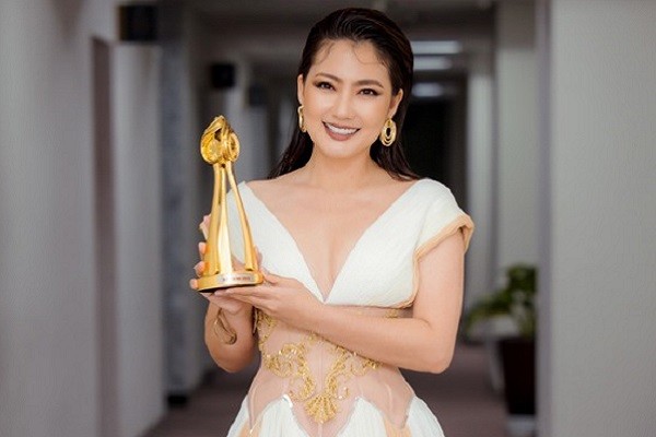 Ngọc Lan nói gì khi nhận giải thưởng ‘Nữ diễn viên xuất sắc nhất 2020’?