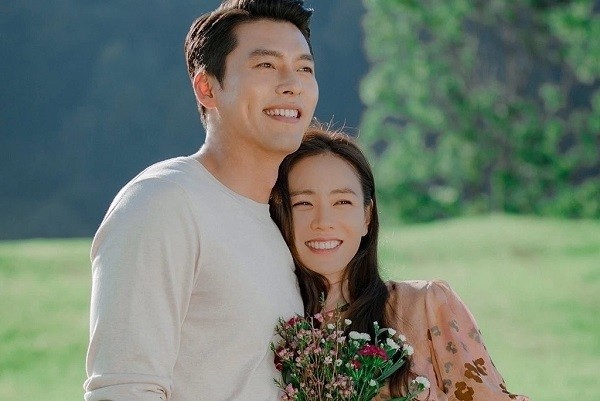 Hyun Bin – Son Ye Jin cưới phong cách châu Âu
