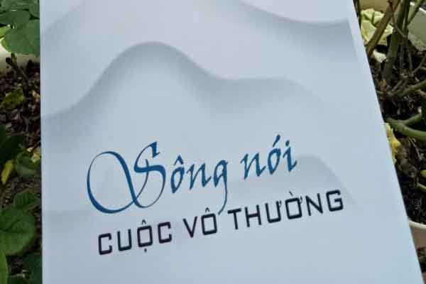 Rỗng rang trong làn gió bụi