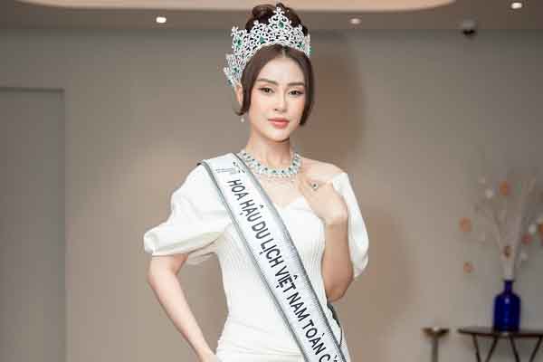 Hoa hậu Lý Kim Thảo lên tiếng về tin đồn mua giải