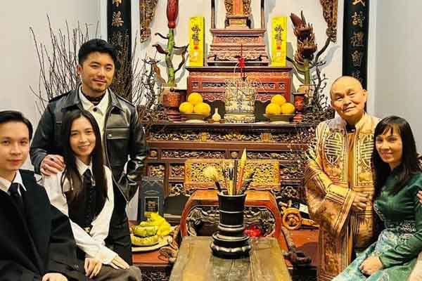 Xuân Hinh đón Tết cùng gia đình tại biệt phủ riêng