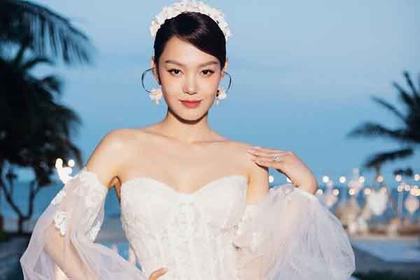 Cận cảnh bộ váy cưới ngàn đô của Minh Hằng