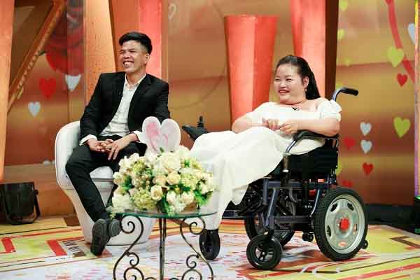 Gõ cửa thăm nhà: Cảm động và khâm phục trước hoàn cảnh chồng nghèo – vợ khuyết tật