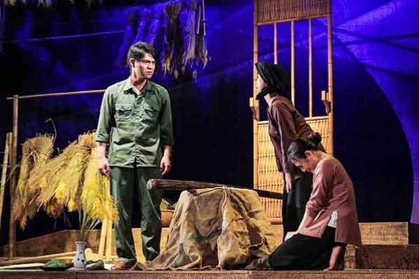 Cảnh bạo lực gia đình nào sẽ bị hạn chế trên phim, kịch, truyền hình?