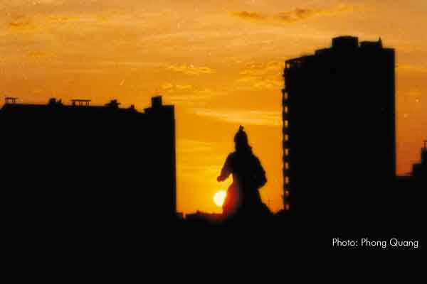 Bộ ảnh chụp tượng đài Đức Thánh Trần Hưng Đạo của Nhà nhiếp ảnh Phong Quang