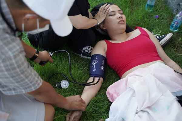 Võ Hoàng Yến khóc vì kiệt sức, Mai Thảo Nguyên ngất xỉu trong ‘Chuyến đi nhớ đời’