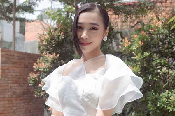 Nguyên Thảo: ‘Mẹ tôi đã cười rất nhiều khi biết tôi thi hoa hậu’