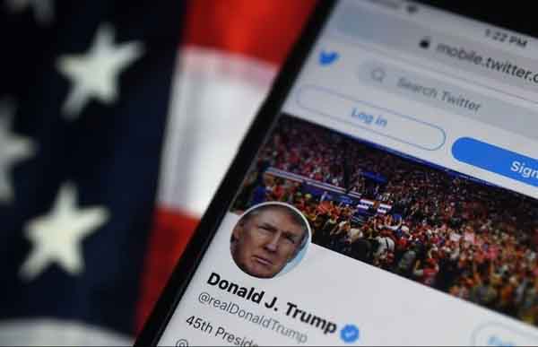 Twitter đình chỉ các tài khoản chia sẻ tuyên bố mới của ông Trump