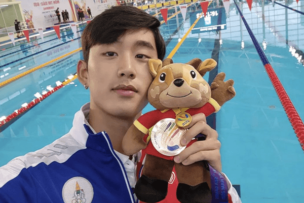 Nam diễn viên Thái Lan gây sốt khi sang Việt Nam thi đấu SEA Games 31