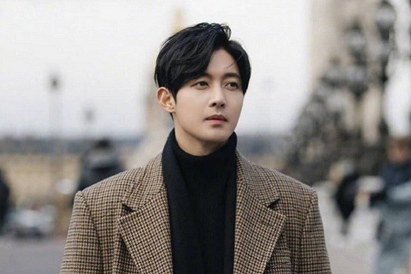 Mỹ nam ‘Vườn sao băng’ bản Hàn Kim Hyun Joong đăng ảnh ở Việt Nam