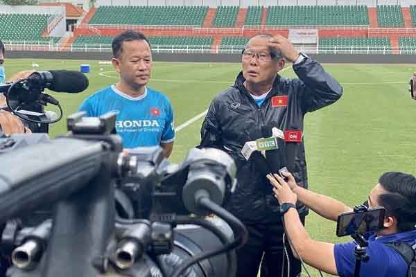 Tuyển Việt Nam: Ông Park mở lại cánh cửa cho Văn Quyết