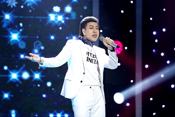 Akira Phan đã biết ‘kinh doanh giọng hát’ từ bé