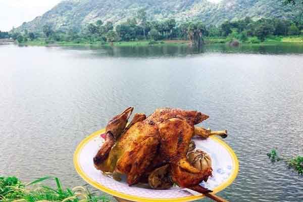 Gà đốt lá chúc – món ăn vào Top 100 đặc sản Việt Nam