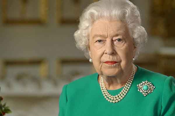 Nữ hoàng Anh được tiêm vaccine ngừa COVID-19