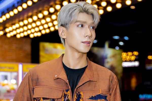 Hot TikToker Việt đầu tiên ‘về chung nhà’ với các siêu sao thế giới