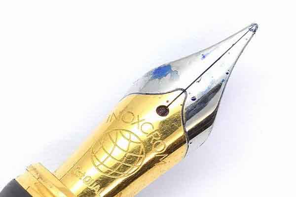 Cây viết máy và kỷ niệm học đường