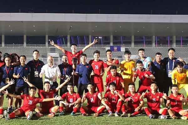 HLV Đinh Thế Nam chỉ rõ những nhược điểm U.19 Việt Nam cần sửa trước bán kết