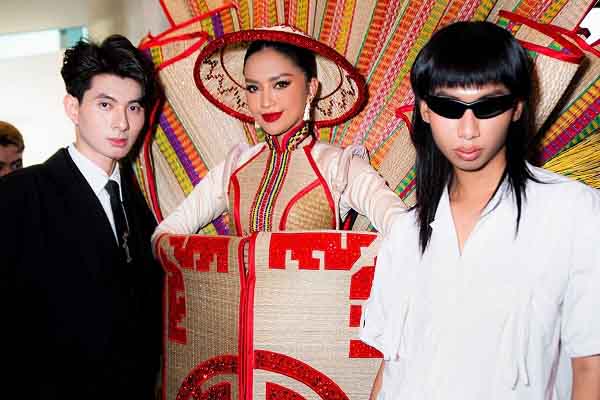 NTK Nguyễn Minh Công ‘vùi mình’ vì trang phục dân tộc, quyết tâm ‘giựt giải’ cùng thiết kế ‘Chiếu Cà Mau’