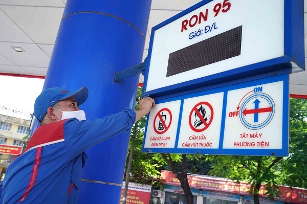 Giá xăng dầu đồng loạt tăng từ 560 – 1.979 đồng/lít