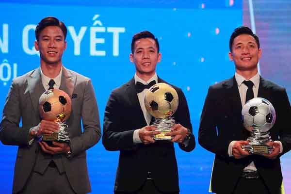 Văn Quyết nói về chặng đường 10 năm khi giành Quả bóng Vàng đầu tiên