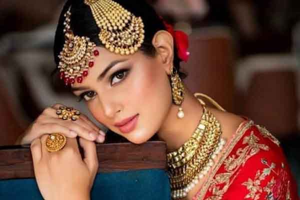 Nhan sắc siêu quyến rũ của Tân Hoa hậu Hoàn vũ Ấn Độ 2021