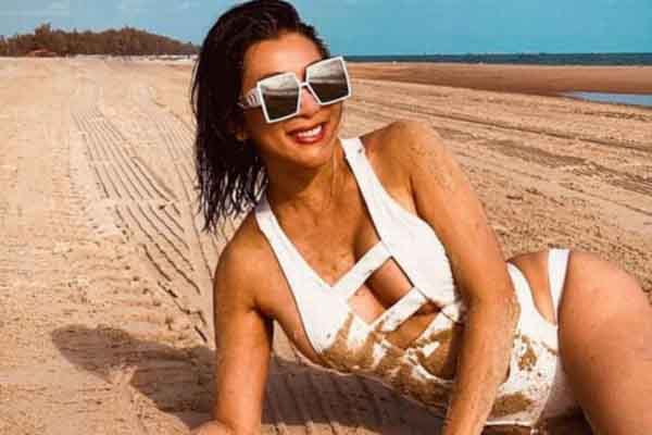 MC Nguyễn Cao Kỳ Duyên khoe ảnh bikini, body U60 vẫn khiến mọi người trầm trồ