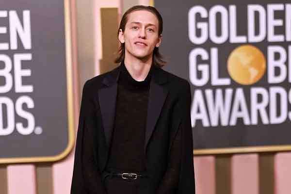 Percy Hynes White bị tố cáo quấy rối và xâm hại tình dục