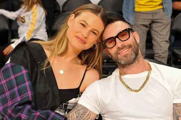 Gia đình Adam Levine và Behati Prinsloo chào đón thành viên mới