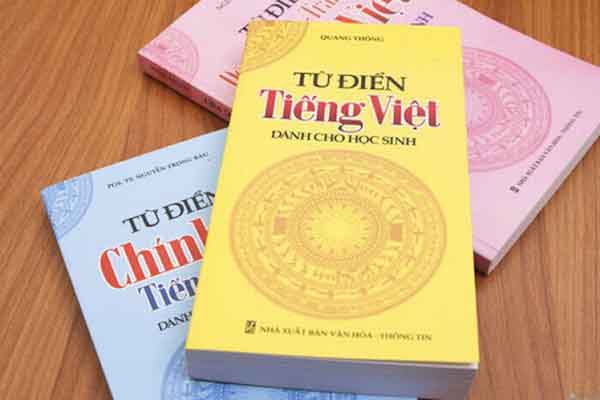 Mê cung Từ điển – Tùy bút Nguyễn Hữu Hồng Minh