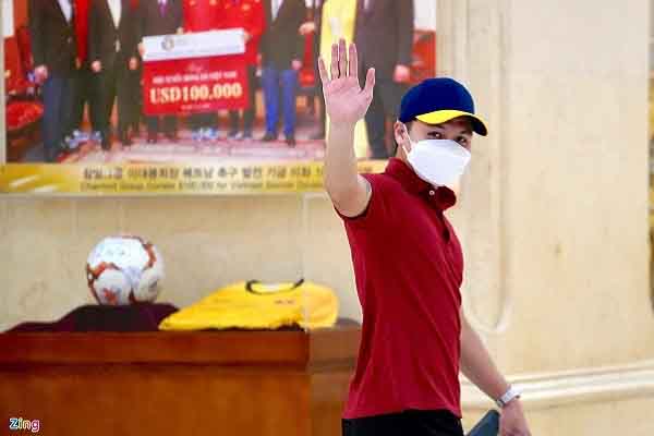 Quang Hải, Hùng Dũng hội quân tuyển Việt Nam lúc nửa đêm