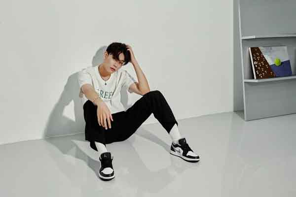 Tân binh làng nhạc Việt gây sốt với kĩ năng hát, nhảy và ngoại hình hút mắt