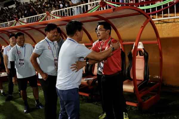 HLV Vũ Tiến Thành ‘mát tay’ ngay trận đầu cầm quân đã đánh bại Zico Thái Kiatisak