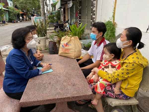 Covid-19: Nghe từng câu chuyện, thấm từng nỗi đau