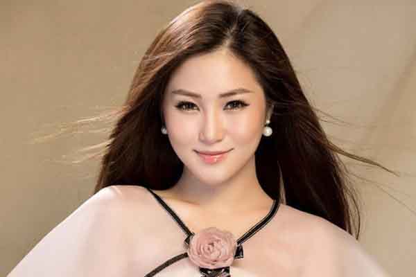 Từ đây hãy gọi Hương Tràm là: Charmy Pham