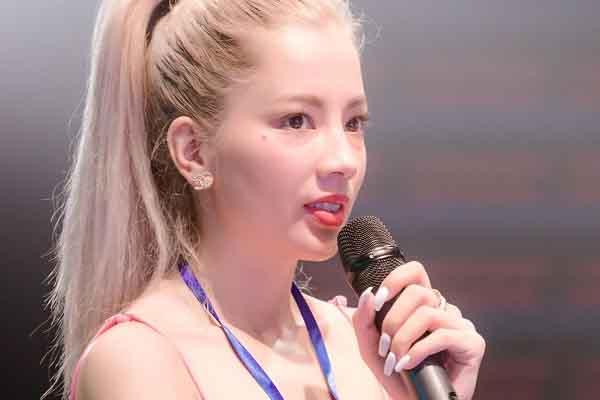 Maya Ho thị phạm 120 mẫu nhí chuẩn bị cho sàn diễn International Fashion Runway 2022