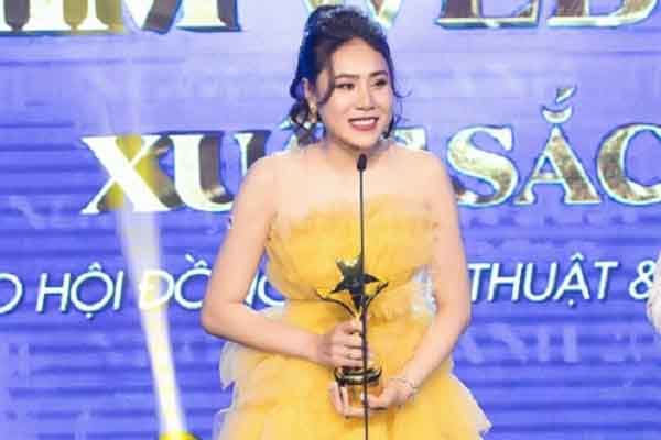 Hồ Bích Trâm lập ‘cú đúp’ tại Ngôi sao xanh 2021