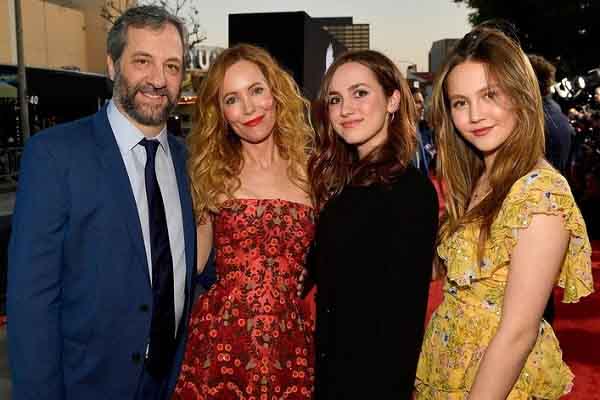 Cặp chị em đang lên ở Hollywood