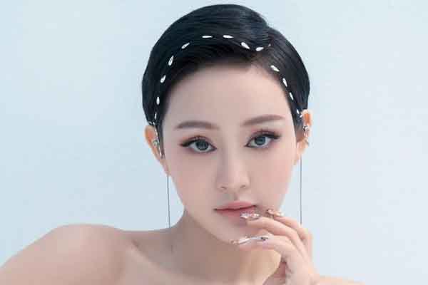 Thực hư clip 10 phút 33 giây của Hiền Hồ được dân mạng truy tìm chóng mặt