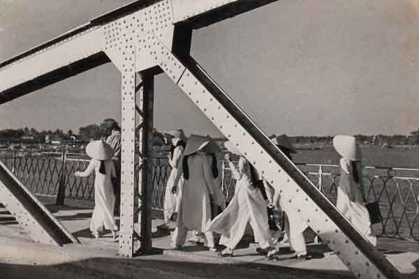 Bức ảnh trong phòng ngủ Cha tôi