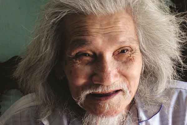 Hữu Loan – nhà thơ bận việc làm Người