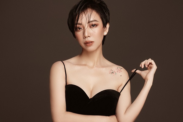 Thu Trang lột xác gợi cảm khiến ai cũng ngoái nhìn