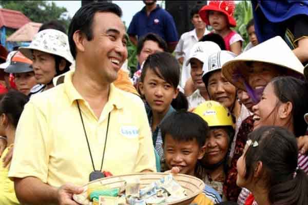 ‘Hạnh phúc của người nghèo là hành trang của Quyền Linh’