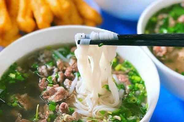 Người Hà Nội – Chuyện ăn, chuyện uống một thời: ‘Giải phẫu’ một bát phở bò