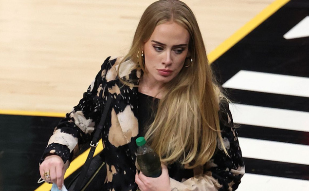 Adele mở concert đặc biệt, kỉ niệm sự trở lại sau 6 năm tạm nghỉ