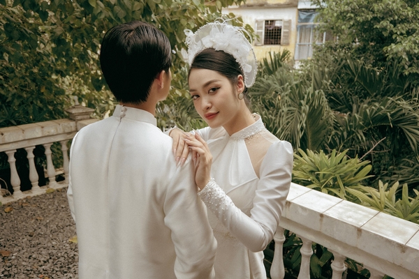 Hoa hậu Nông Thúy Hằng khoe ảnh cưới, danh tính chú rể gây bất ngờ