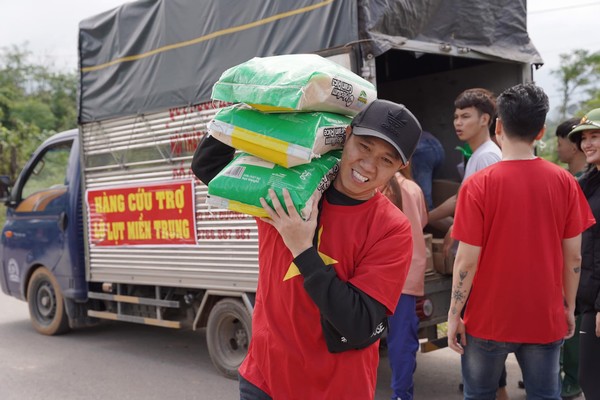 Diễn viên Anh Đức: ‘Nếu ngại điều tiếng, tôi đã không làm từ thiện’