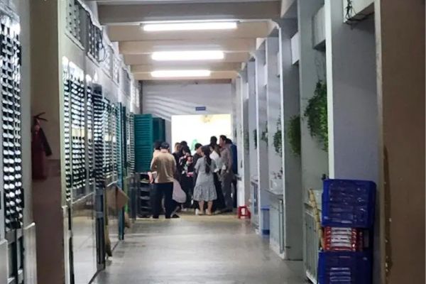 Quỹ lớp chi 230 triệu đồng tân trang lớp học: Nhà trường bị phê bình và đứng ra giải quyết